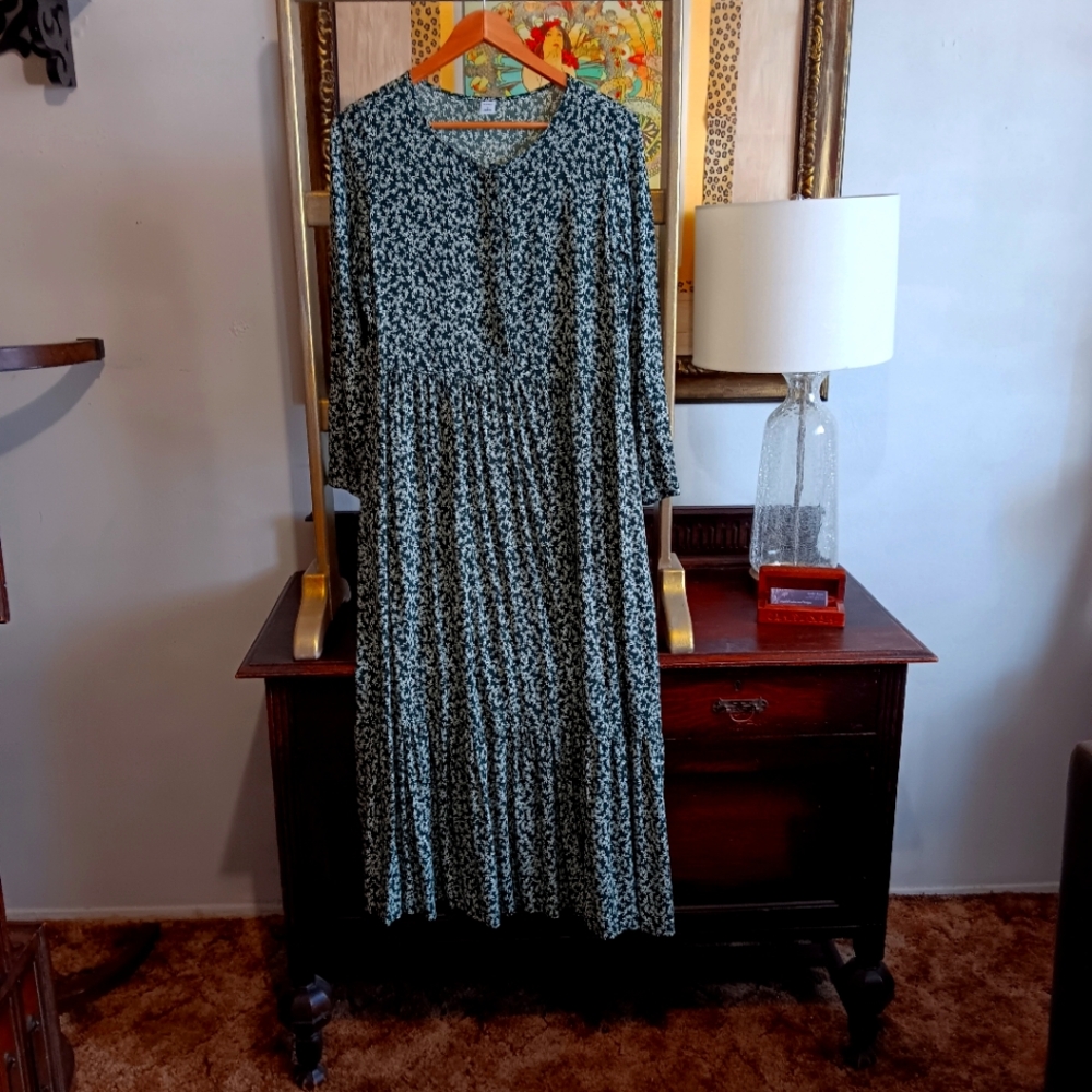 Green long sleeve boho dress(perfect for holidays)